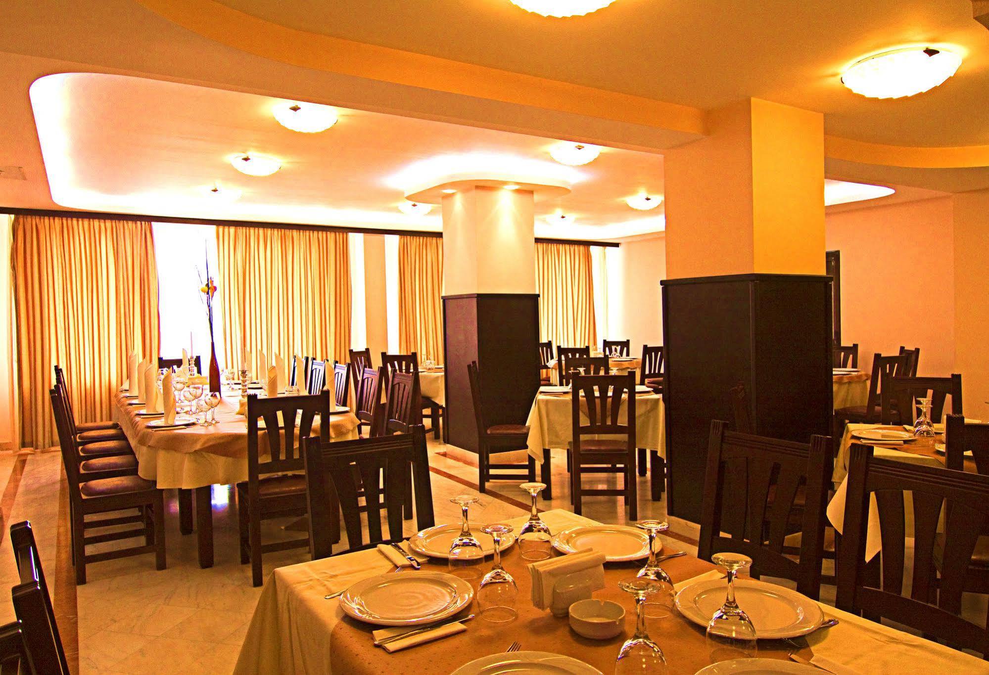 Hotel Floris Cheia  Εξωτερικό φωτογραφία