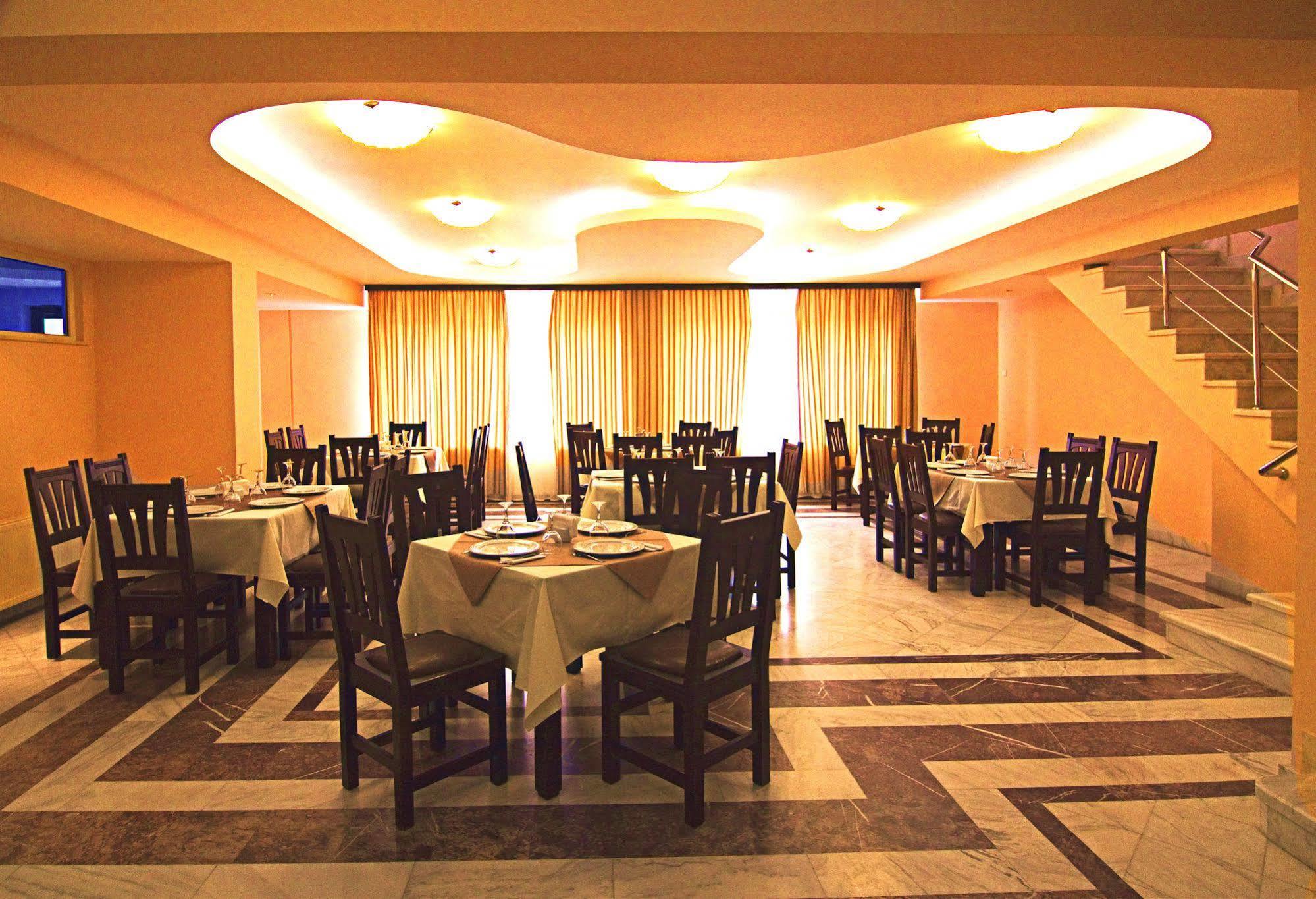 Hotel Floris Cheia  Εξωτερικό φωτογραφία